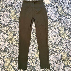 Beyond Yoga POWERBEYOND Strive Midi Legging